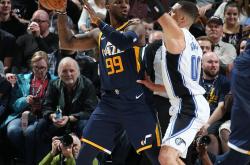 华体会APP-爵士客场胜魔术，豪取四连胜