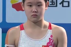 华体会体育赛事直播-意大利女子跳水选手勇夺铜牌，绽放笑容