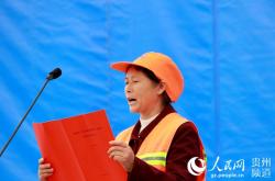 华体会皇马赞助商-索马里中场义务募捐，向穷困地区捐款帮助