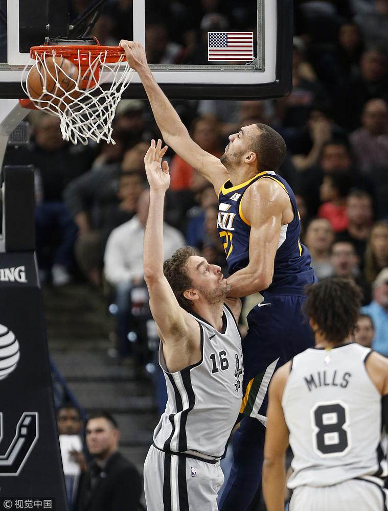 爵士客场胜魔术，豪取四连胜