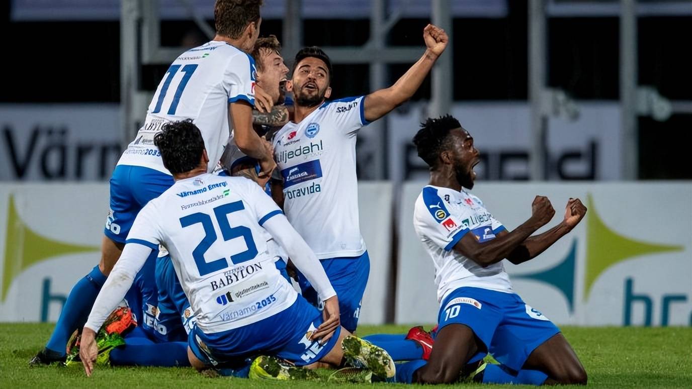 包含云达不莱梅客场大胜凯泽斯劳，提前保级成功的词条