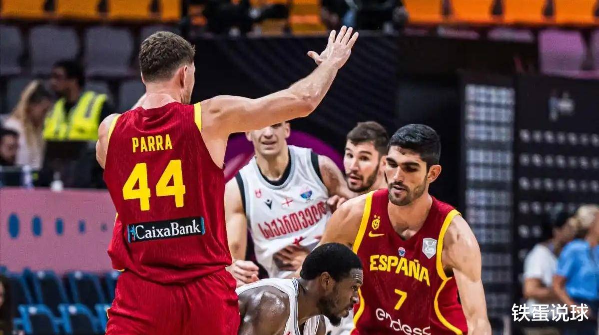 76人险胜西班牙男篮，凯尔·库兹马送出助攻