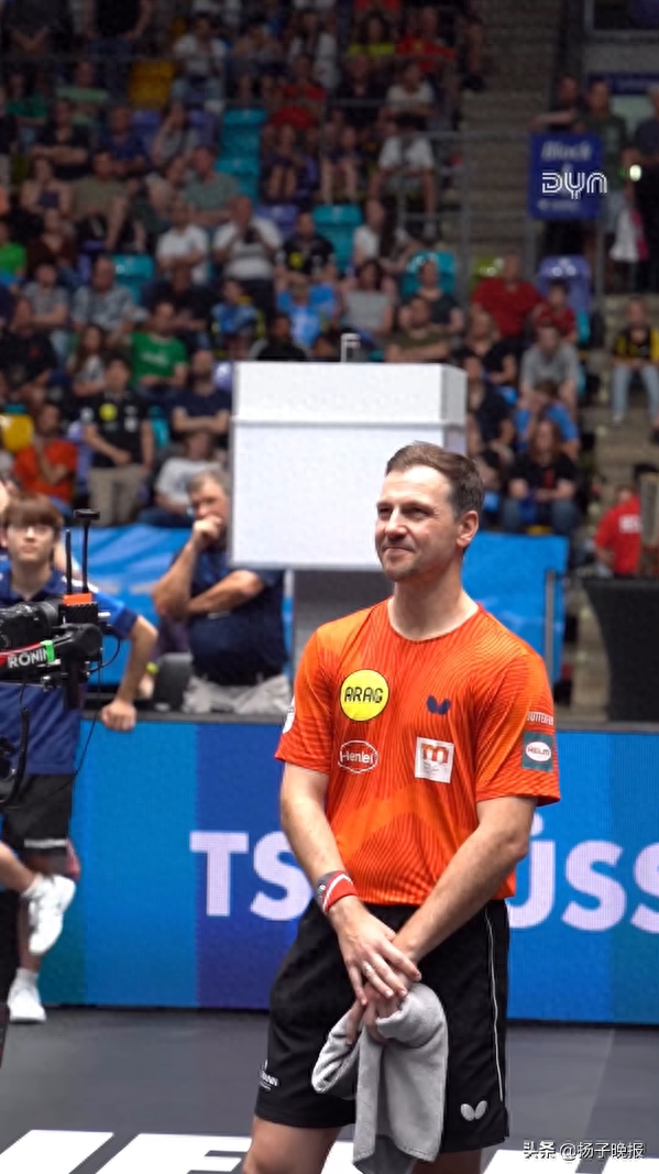 法国乒乓球队鏖战英国乒乓球队，波尔统治全场