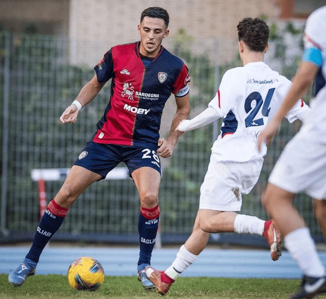 AC米兰欲战胜卡利亚里:力争胜利收官! AC米兰欲战胜卡利亚里:力争胜利收官!