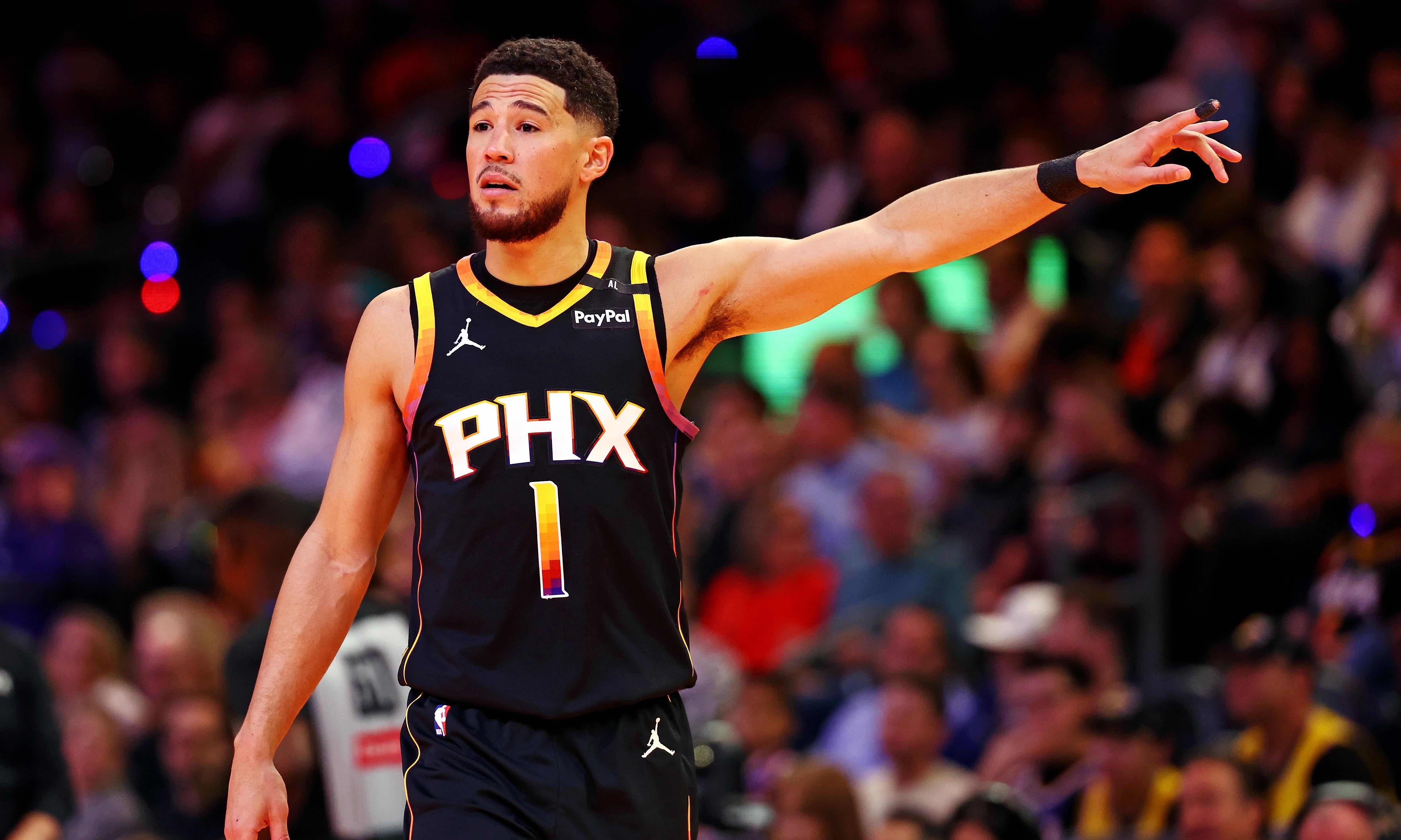 日本男篮爆冷湖人,布克完成帽子戏法 日本男篮爆冷湖人,布克完成帽子戏法