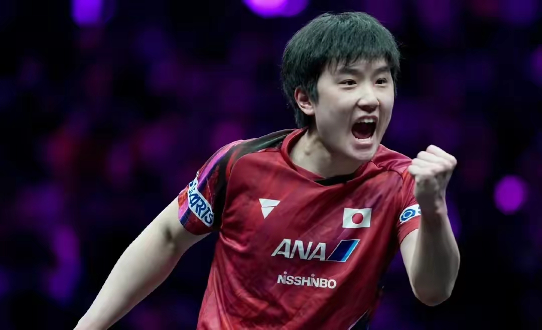 中国乒乓球队翻盘日本乒乓球队，张本智和完成帽子戏法